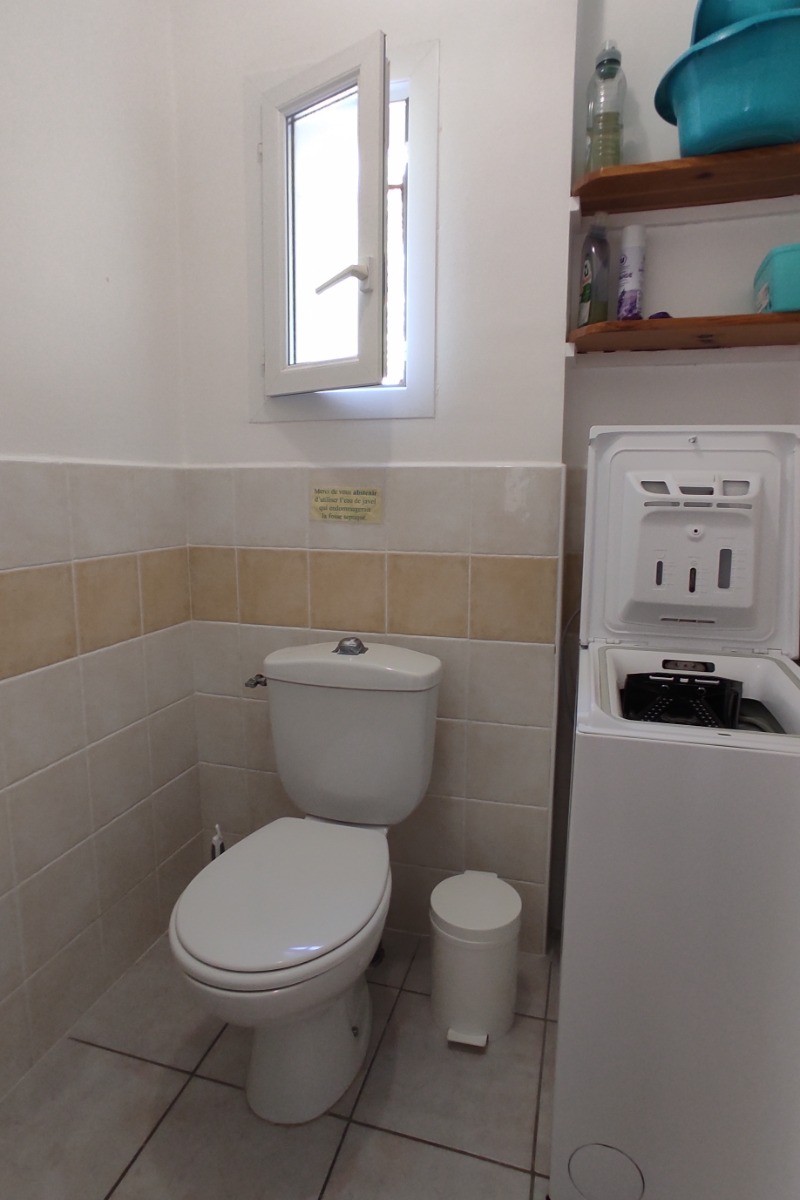 Gîte les clapas - la Maison Verte - wc indépendant