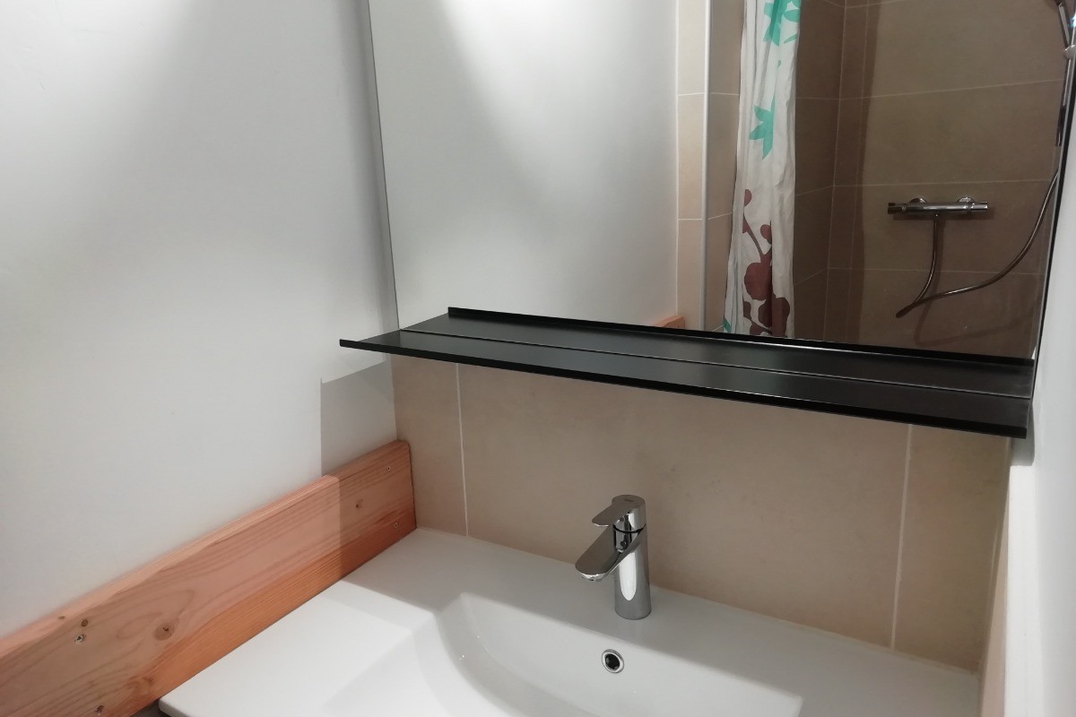 La salle d'eau du studio