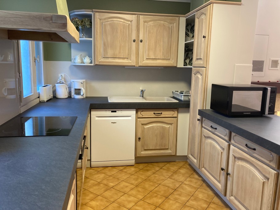 Grande cuisine où il fait bon cuisiner, crêpes, raclette