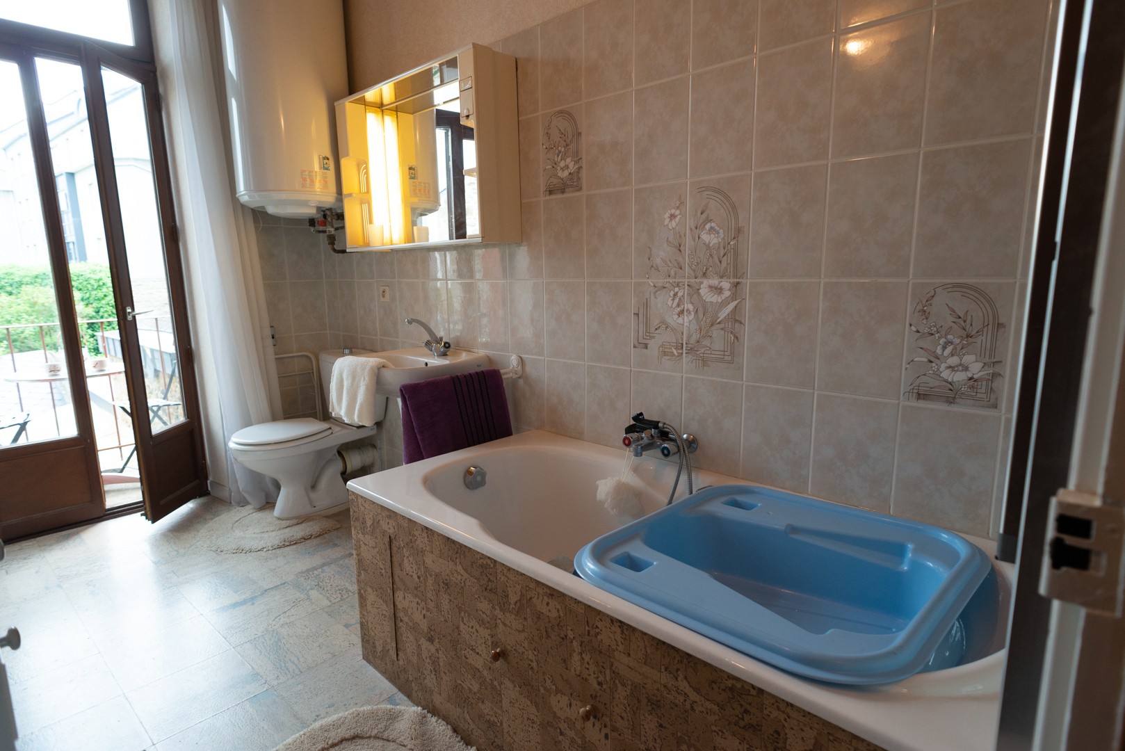 avec baignoire pour nourrisson