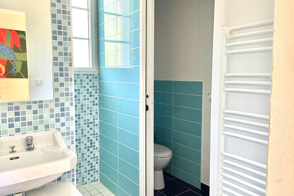 Salle d'eau avec wc