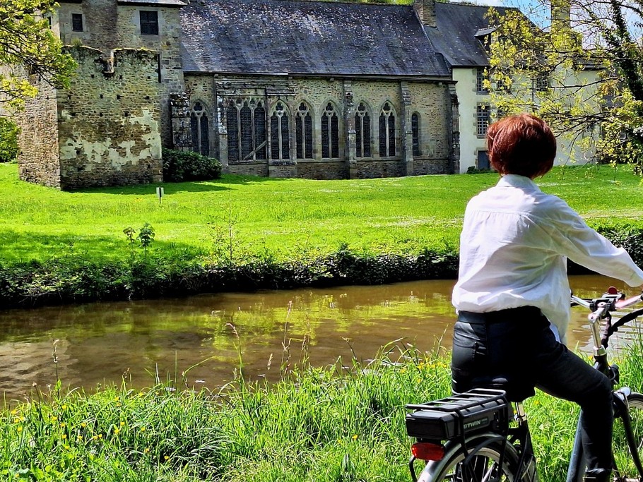 Photo Le Vallon de Lehon/ Location de vélos électriques