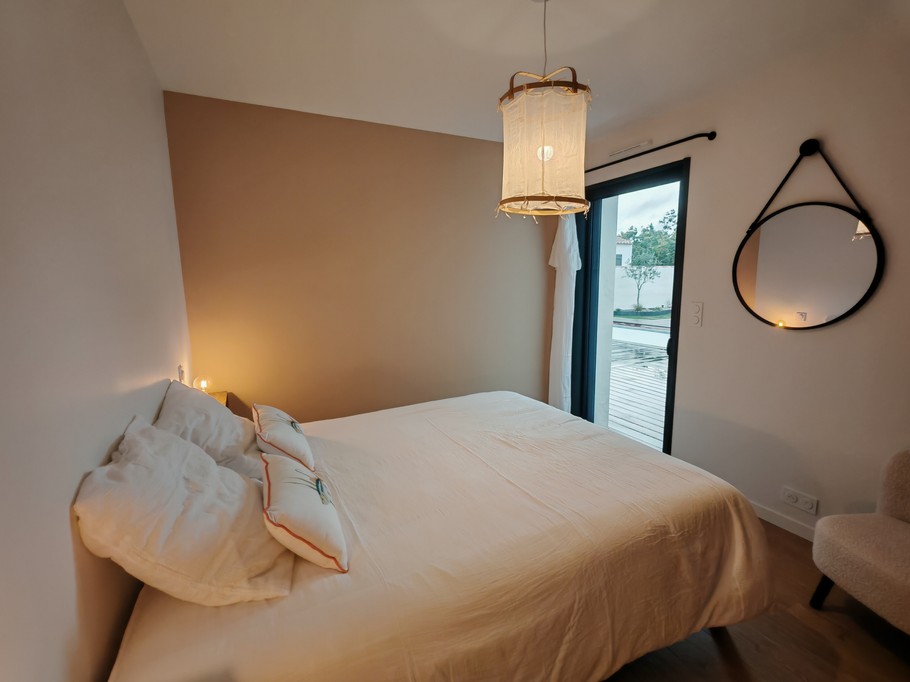 Bedroom 3 (pool view)