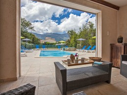 piscine vue du pool-house