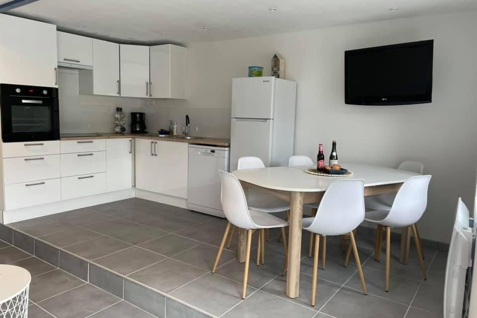 GAILLET, location de vacances, Clévacances, Louargat, RDCséjour-cuisine