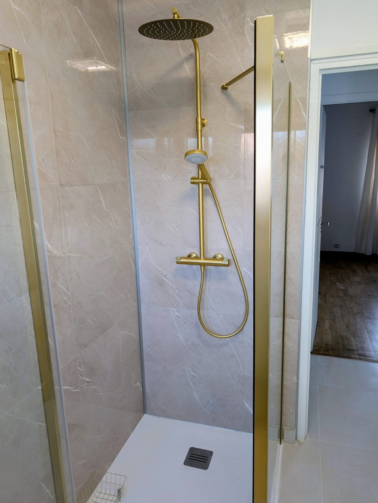 Cosy Italian shower
