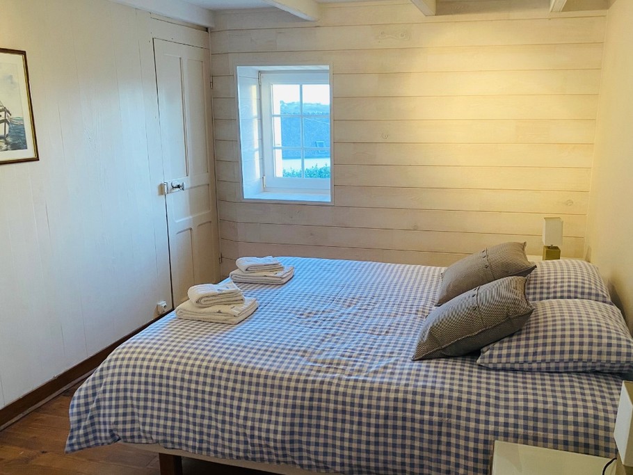 Chambre avec lit 160 à l'étage