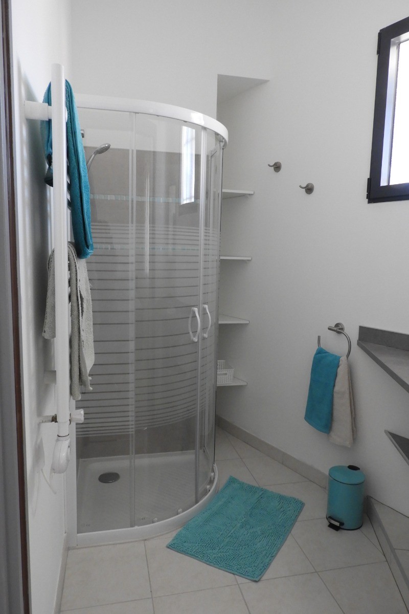 Salle de bain privative chambre 2
