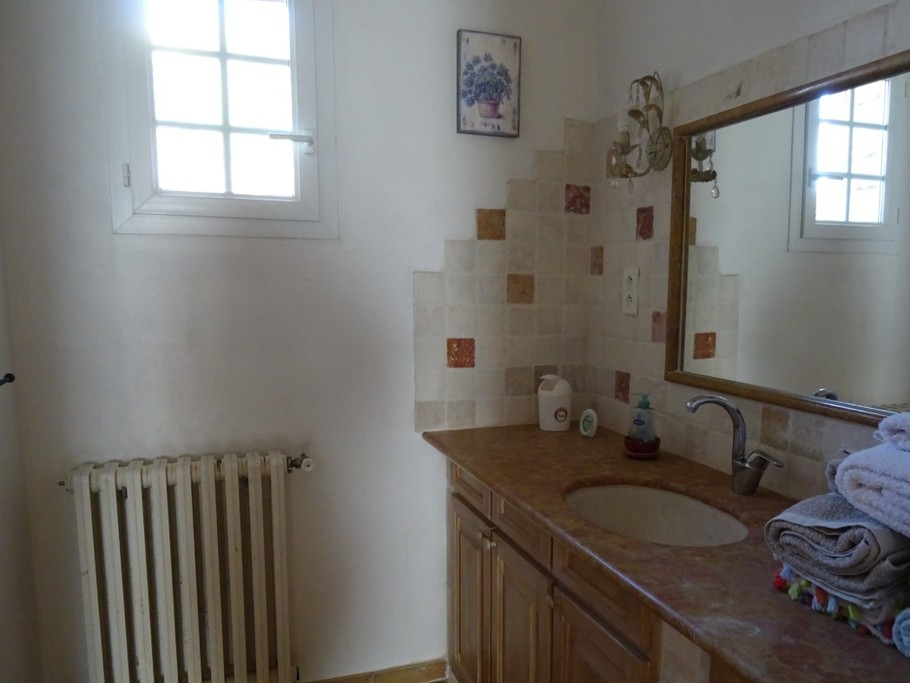 Salle de bains en pierre