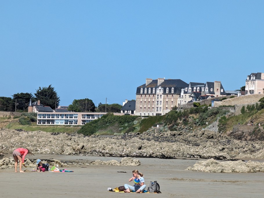la résidence Kennedy et Reine marine