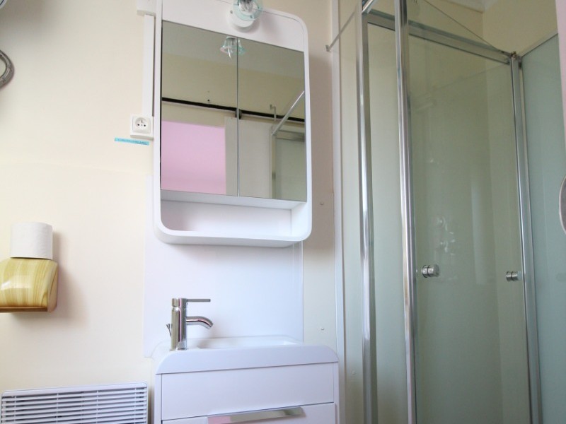 2ème salle d'eau - Appartement F2 2ème étage