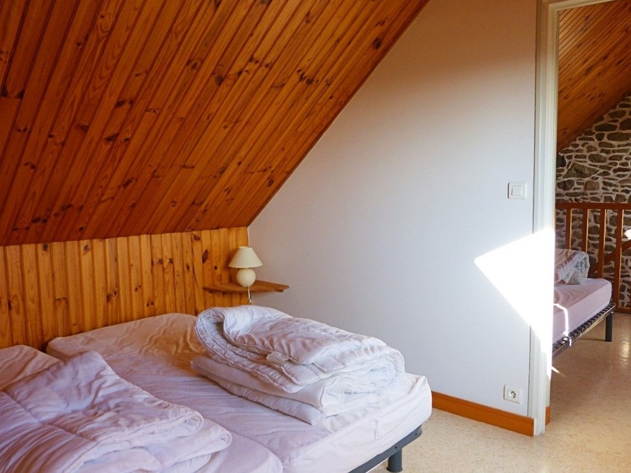 Location Mme Thebault - chambre - Maison 4 personnes en campagne entre Dinan et les magnifiques plages de St Jacut de la Mer