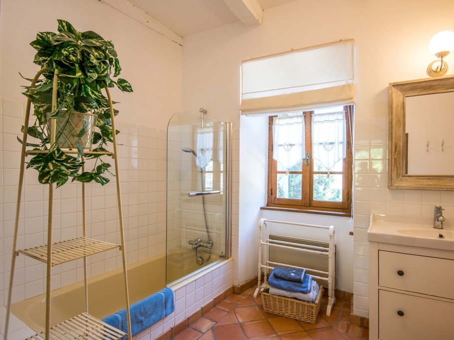 Salle de bain chambre 1er étage