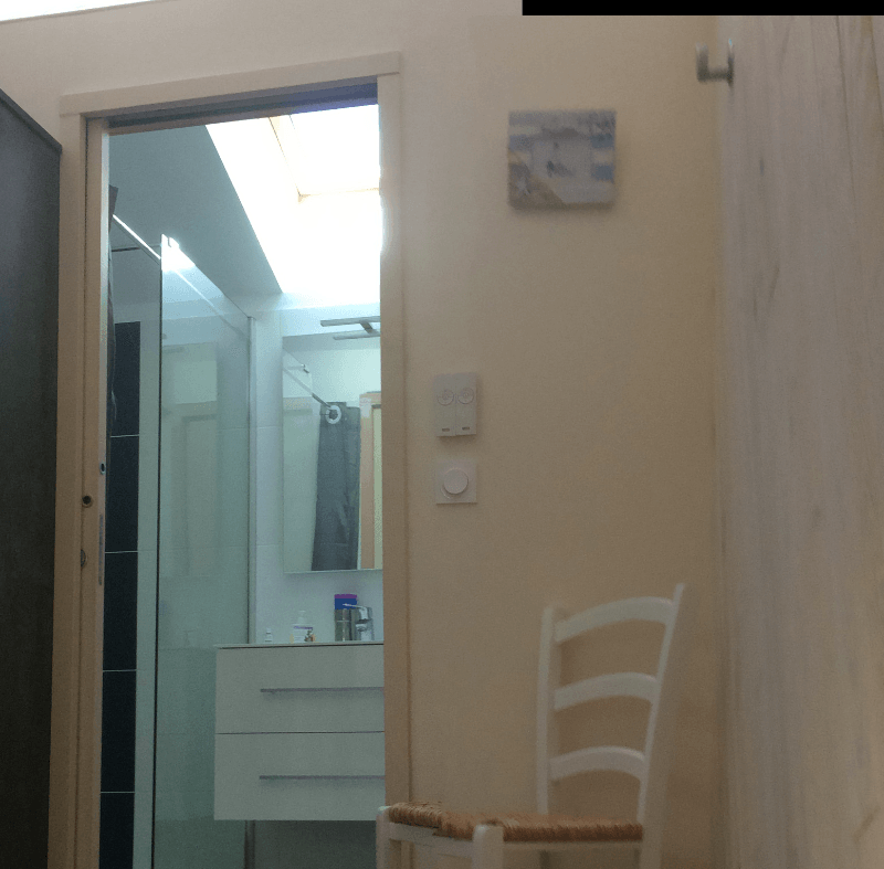 1er étage : accès chambre et salle d'eau