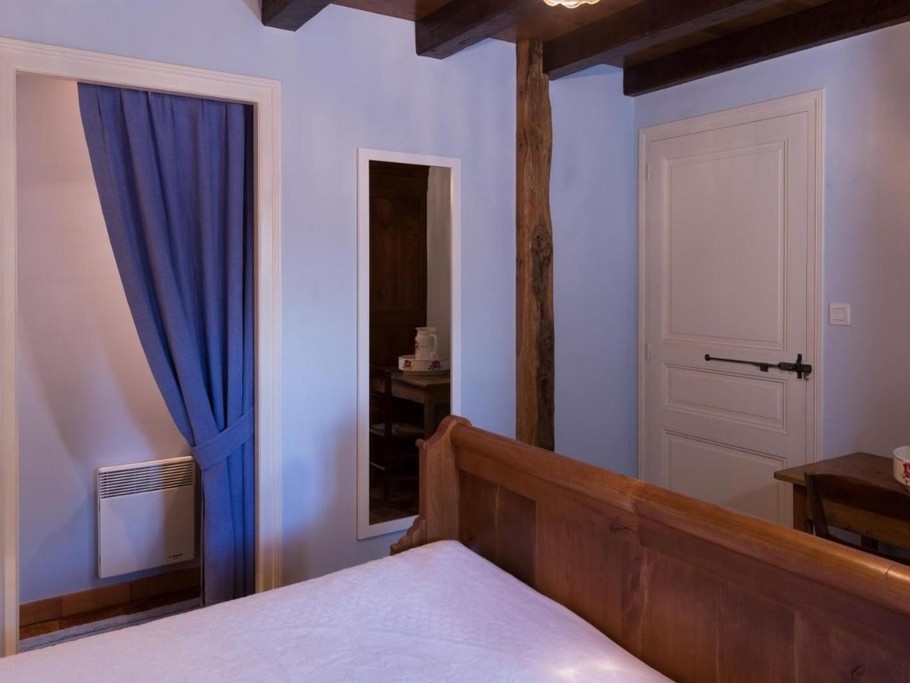 Chambre 1 avec un lit en 140 et salle d'eau attenante - rdc