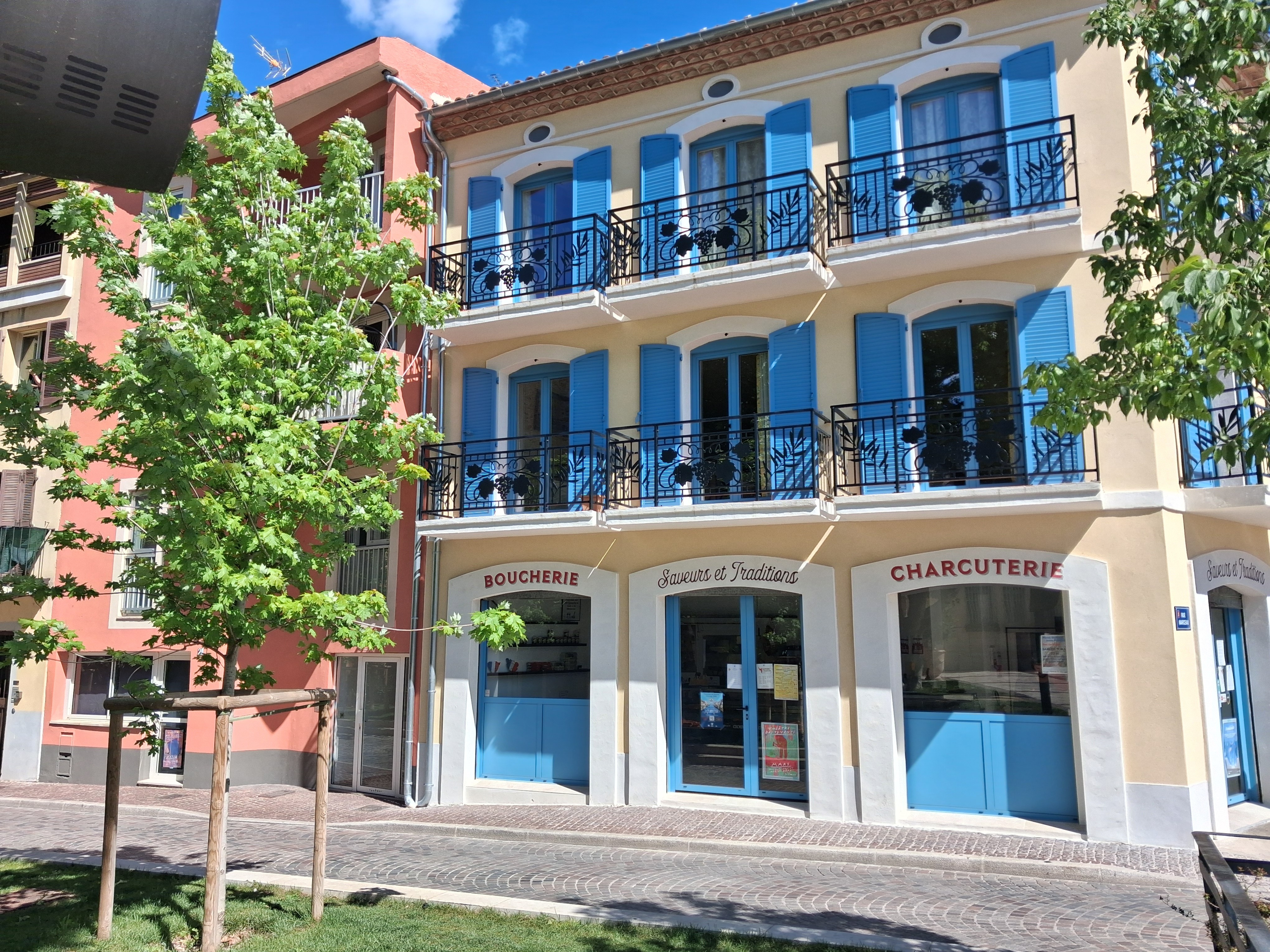 Appartement bord de mer avec wifi climatisation et parking proche Séjour Méditerranée entre plages et Montpellier location saisonnière