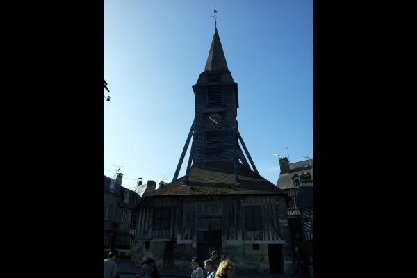 Derrière l'église sainte catherine