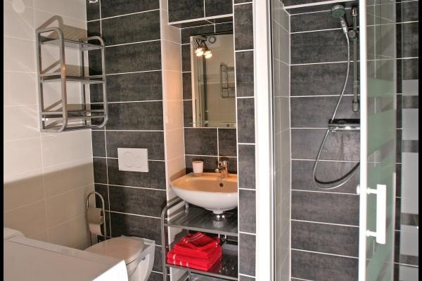 Salle de bain rez-de-chaussée
