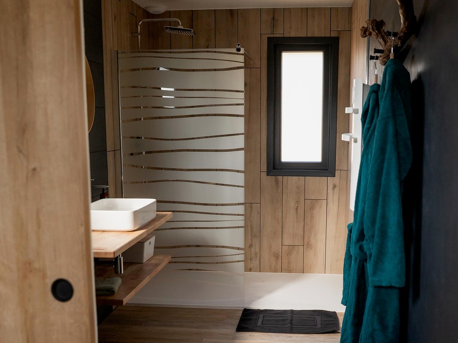 Shower room – Helsinki Lodge, Saint-Léonard, Vosges