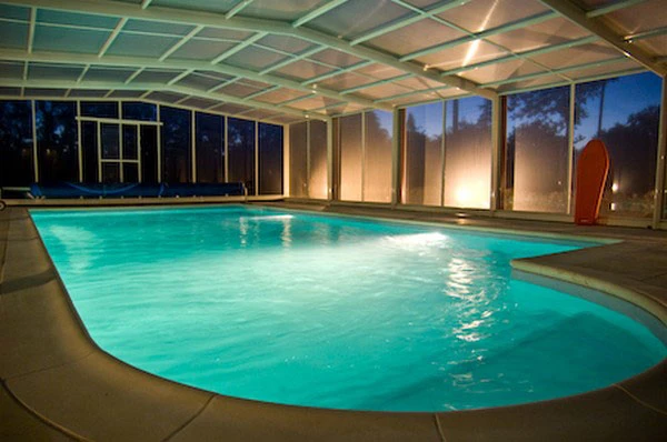 piscine de nuit