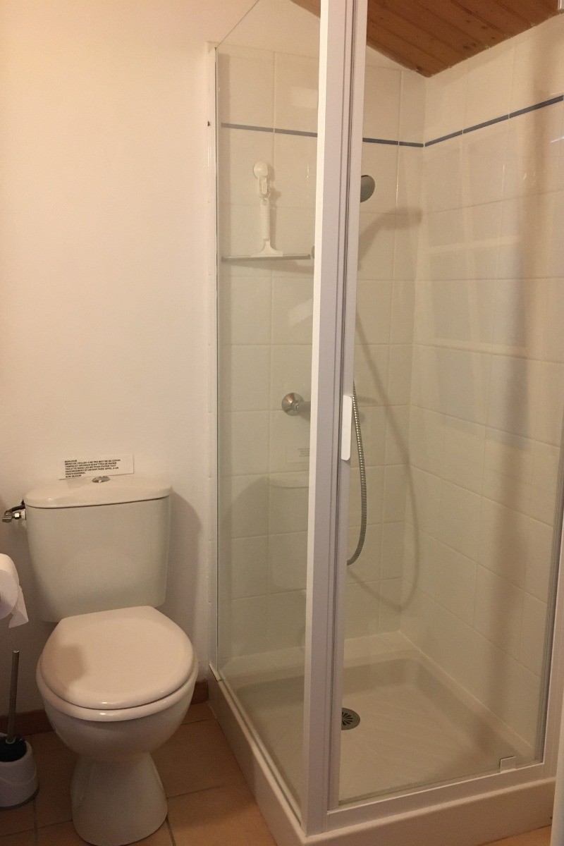 Salle d'eau à l'étage attenante à la chambre double