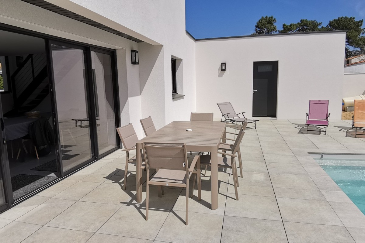 Terrasse avec piscine