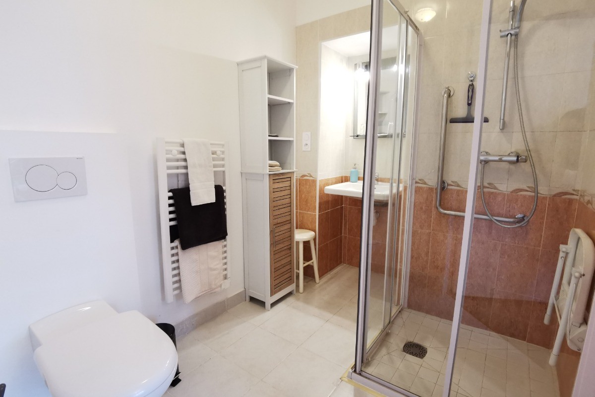 SDE-WC communicants et privatifs à la chambre