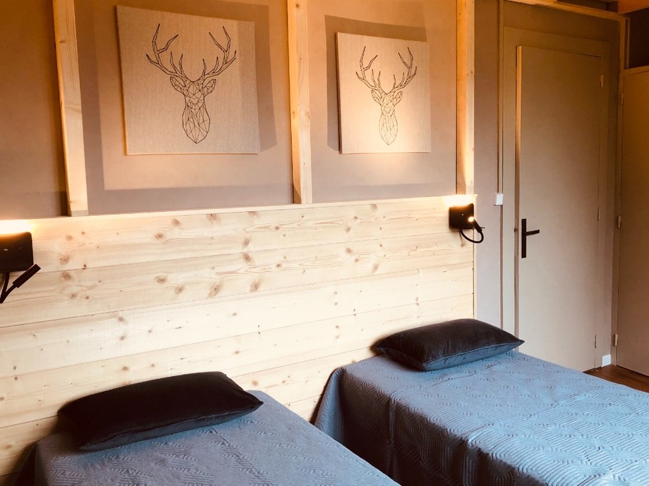 Chambre avec deux lits 90X190 - Gîte Le Faon