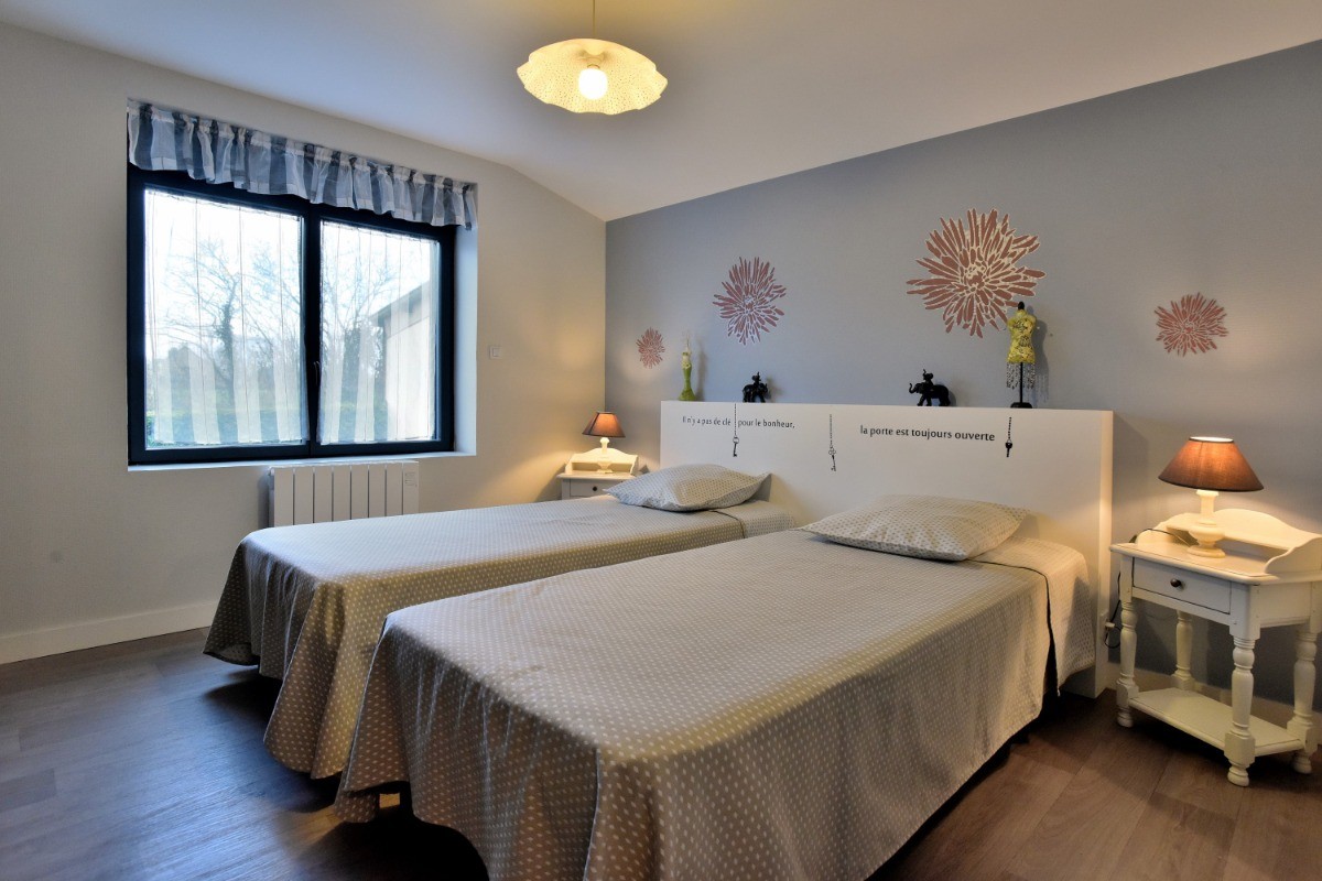Chambre avec lit double 90x200,Location Clévacances, Gites 4 personnes ,Logis 1 de Plain Pied