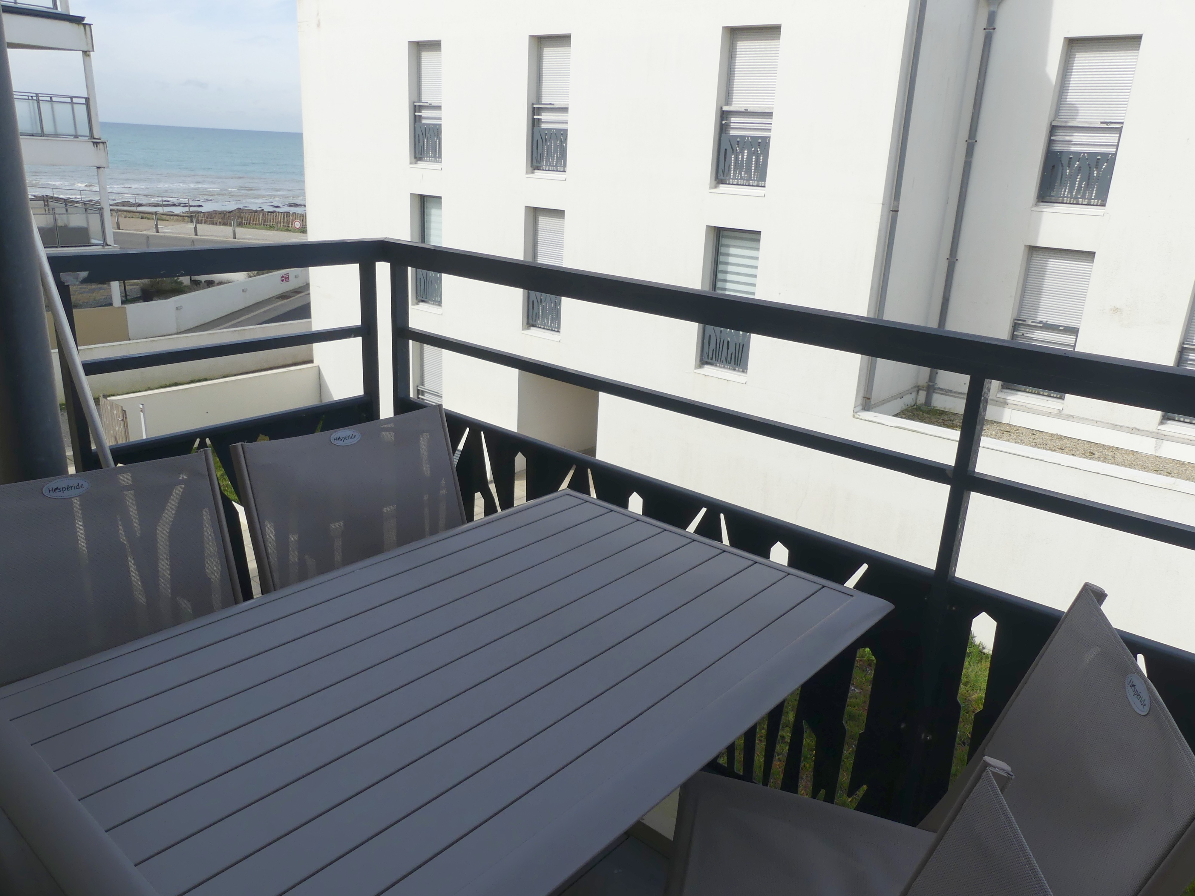 Balcony / terrace with garden furniture