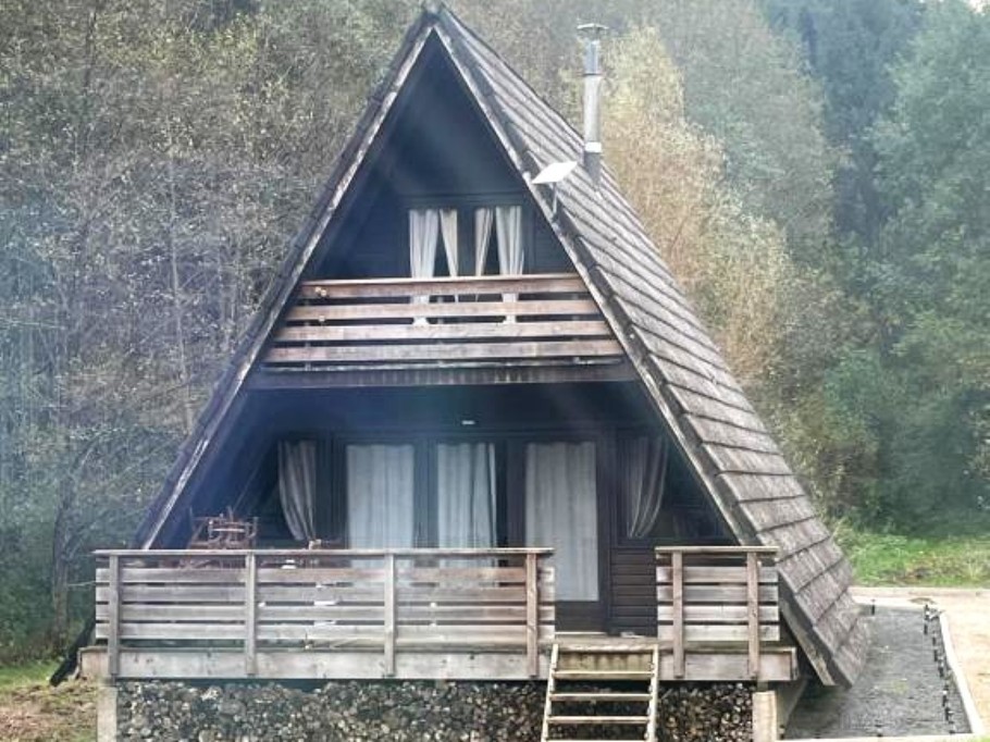 Chalet atypique en A, l'Armorique, en pleine nature dans les Vosges