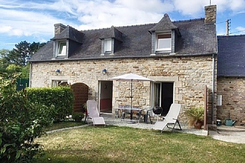 Vue de la maison avec la partie locative séparée par une claustra sans vis à vis