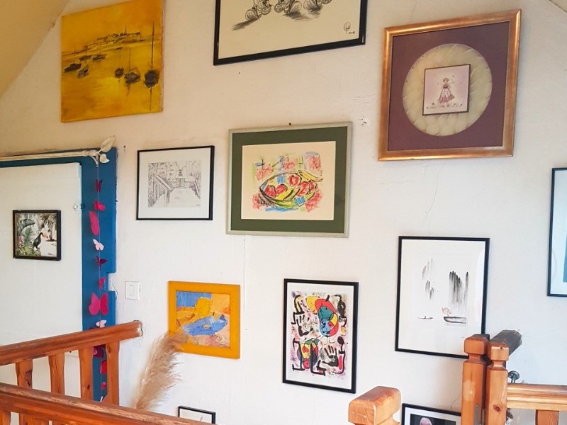 Mur d'œuvres coups de cœur d'Evelyne et  Philippe