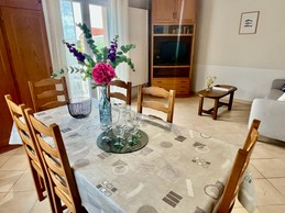 Slle/salon avec accès à la terrasse privée