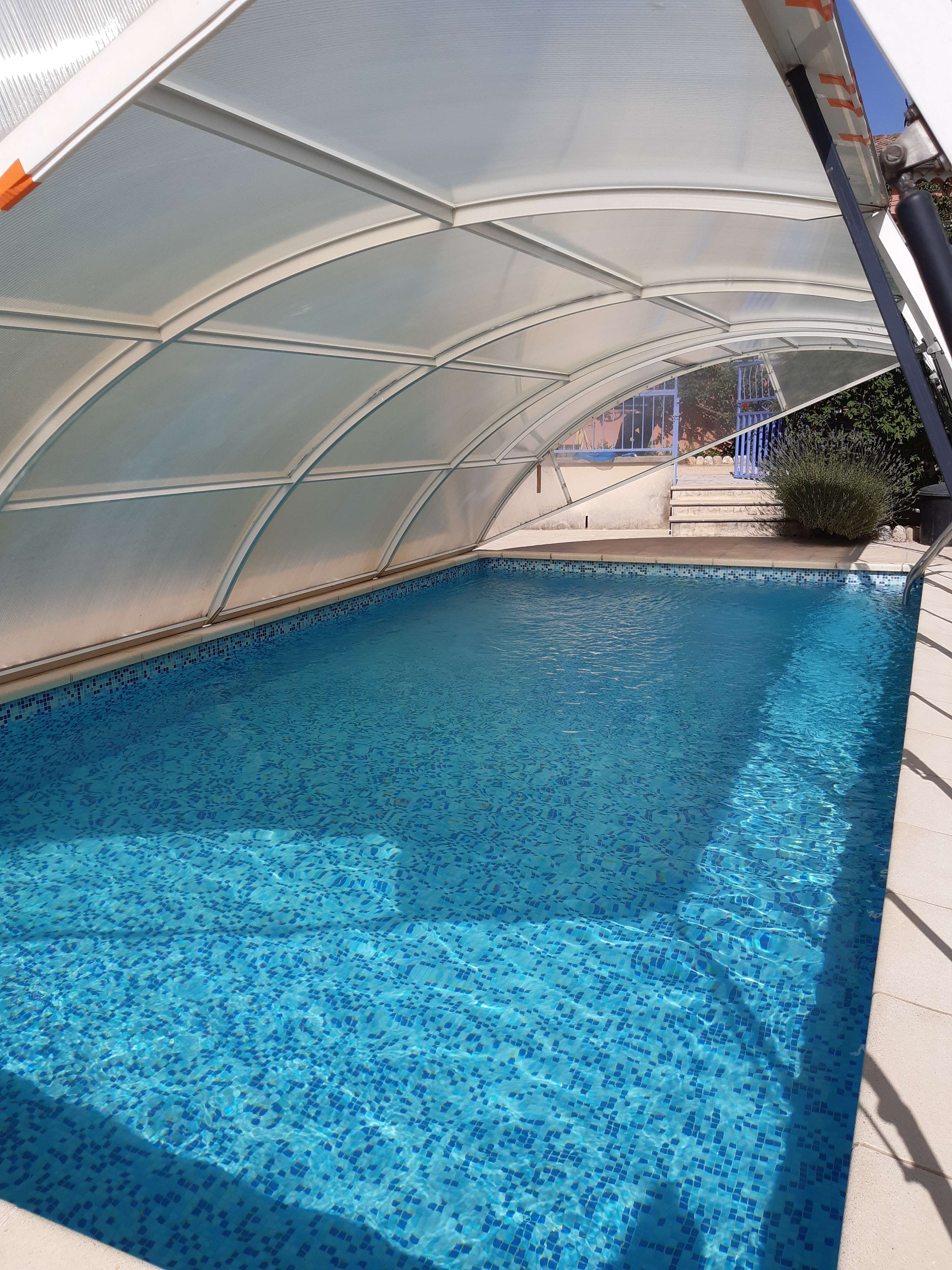 piscine semi couverte