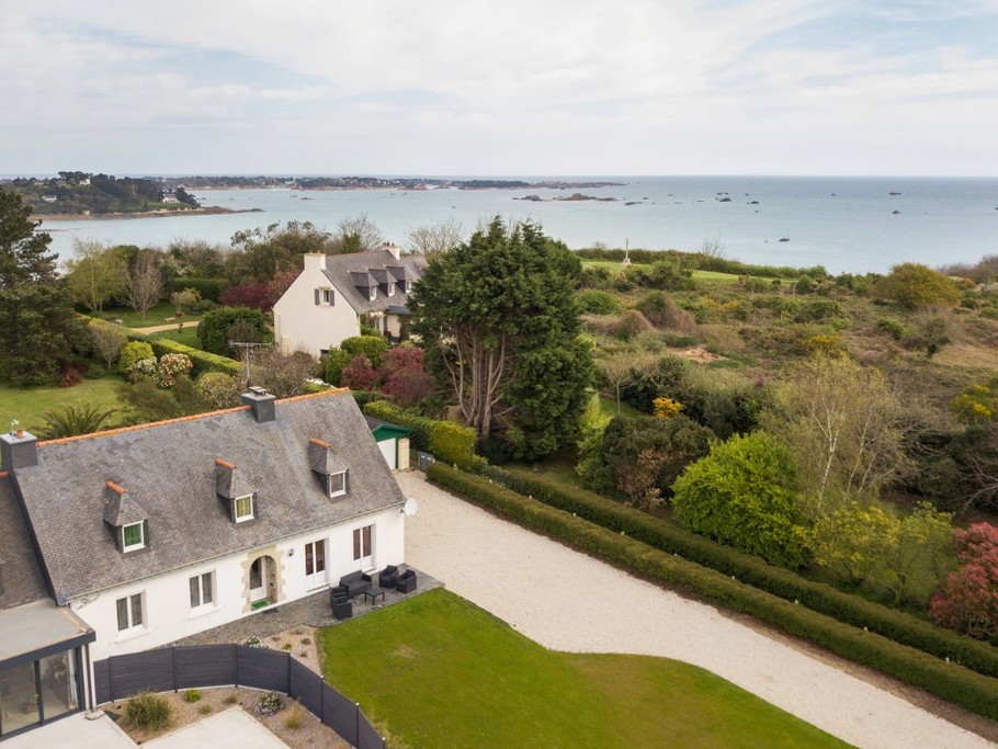 L'air de la mer plein sud et son environnement proche du panorama de la Croix des Veuves/ Ile de Bréhat