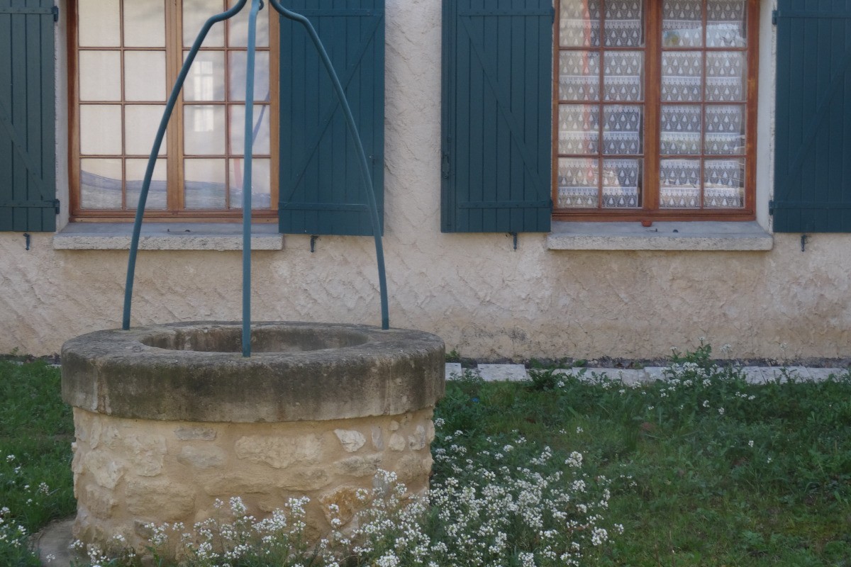 Vue sur le puits de la maison de la chambre ©MA Cleva Sud Est