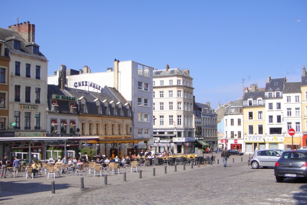 La Place Dalton au cœur du centre-ville de Boulogne-sur-Mer
