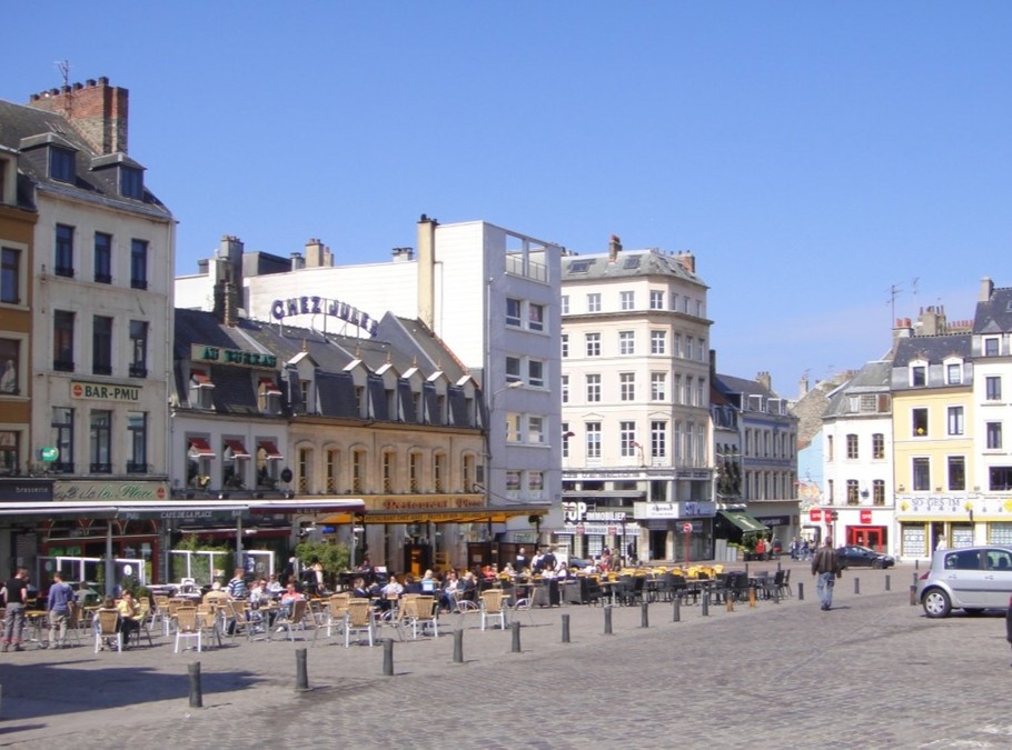 La Place Dalton au cœur du centre-ville de Boulogne-sur-Mer