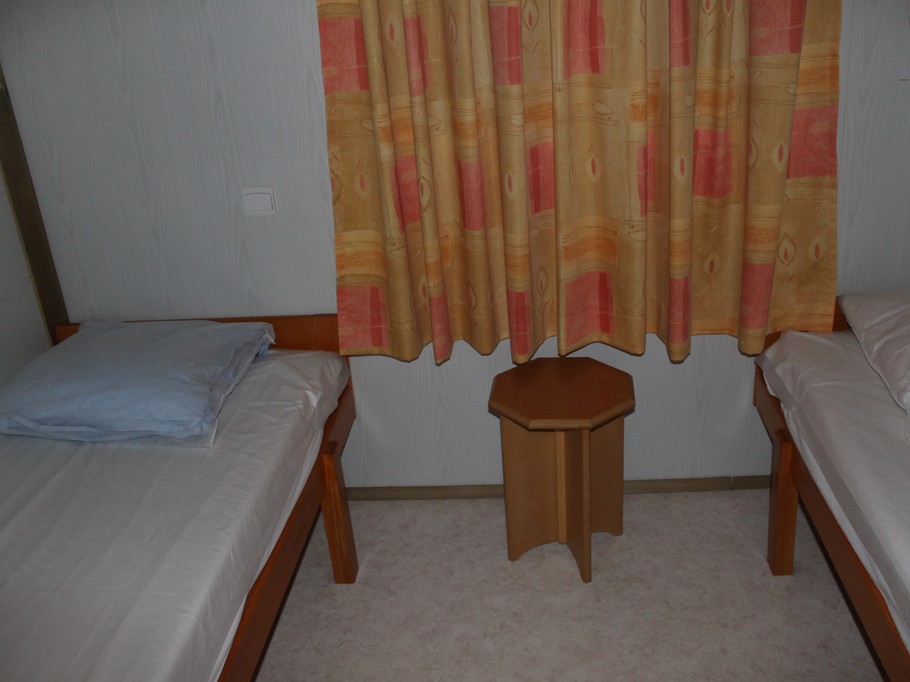 Chambre avec 2 lits simples (chalet GL + TW)