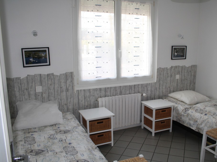 Chambre 2  2 lits de 90