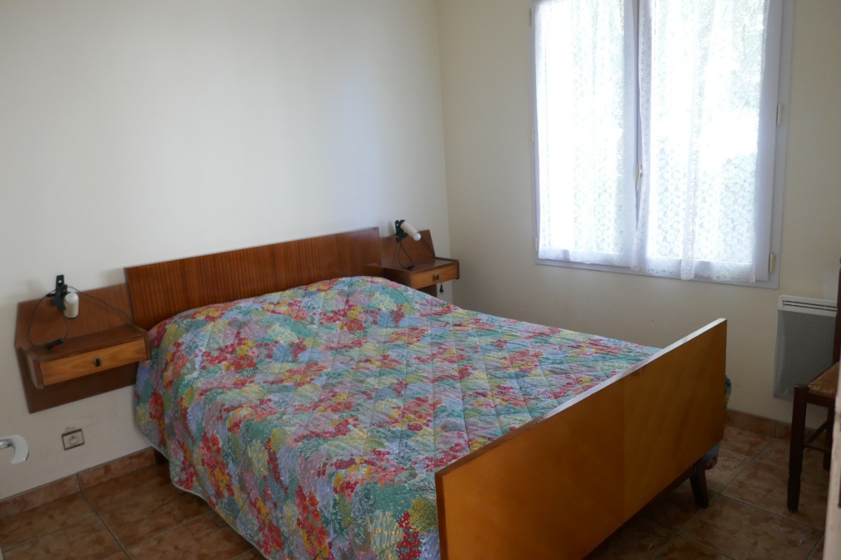 Chambre 1 : un lit en 140