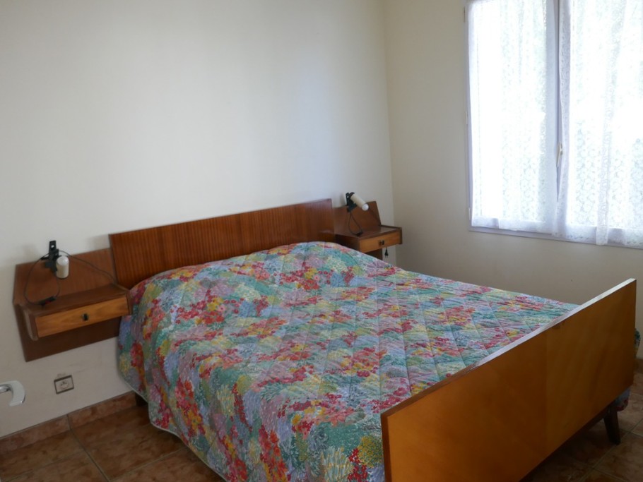 Chambre 1 : un lit en 140