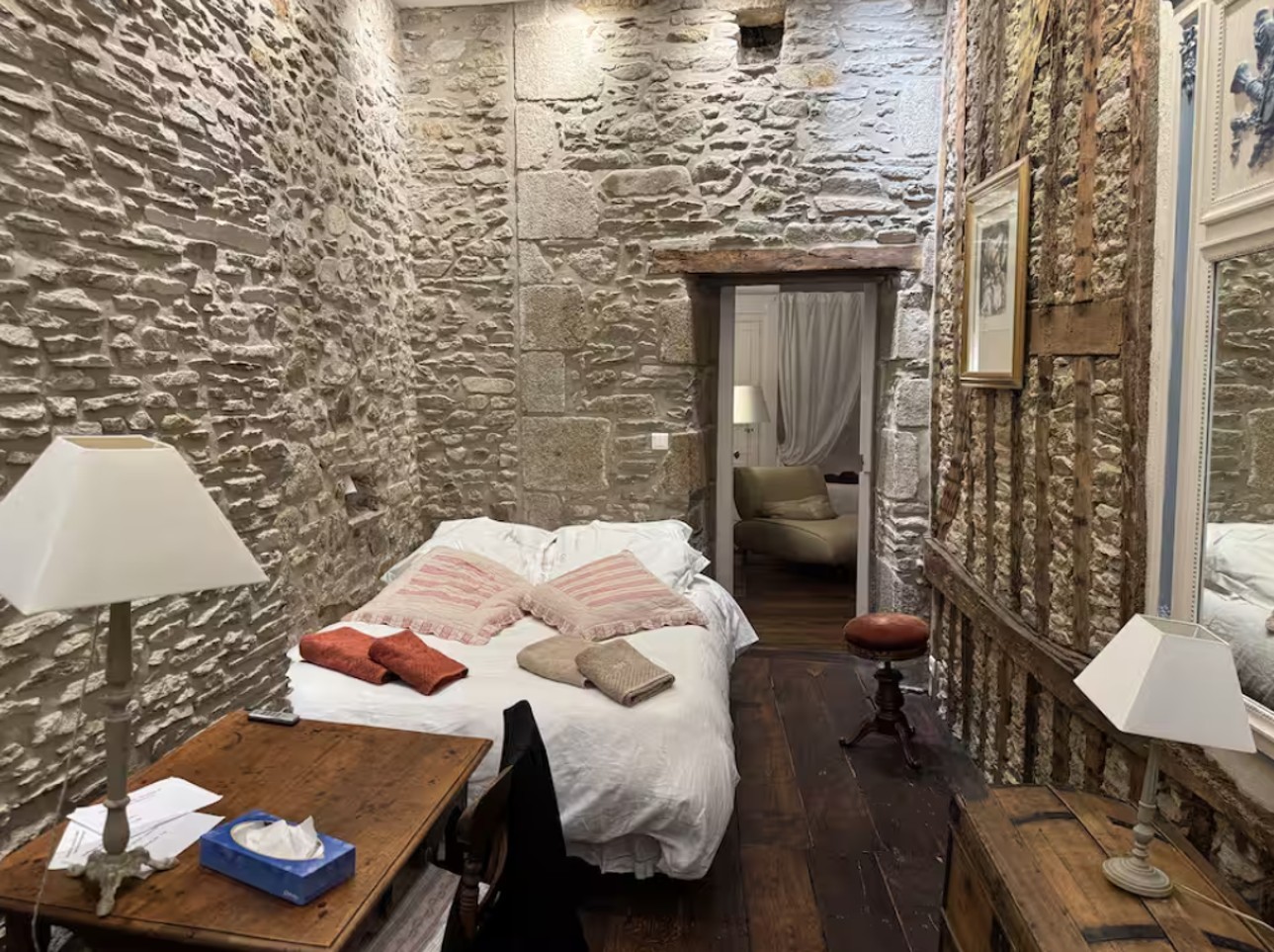 Bedroom 2 - Bed 140 cm. Within the ancient walls of the corsair town!