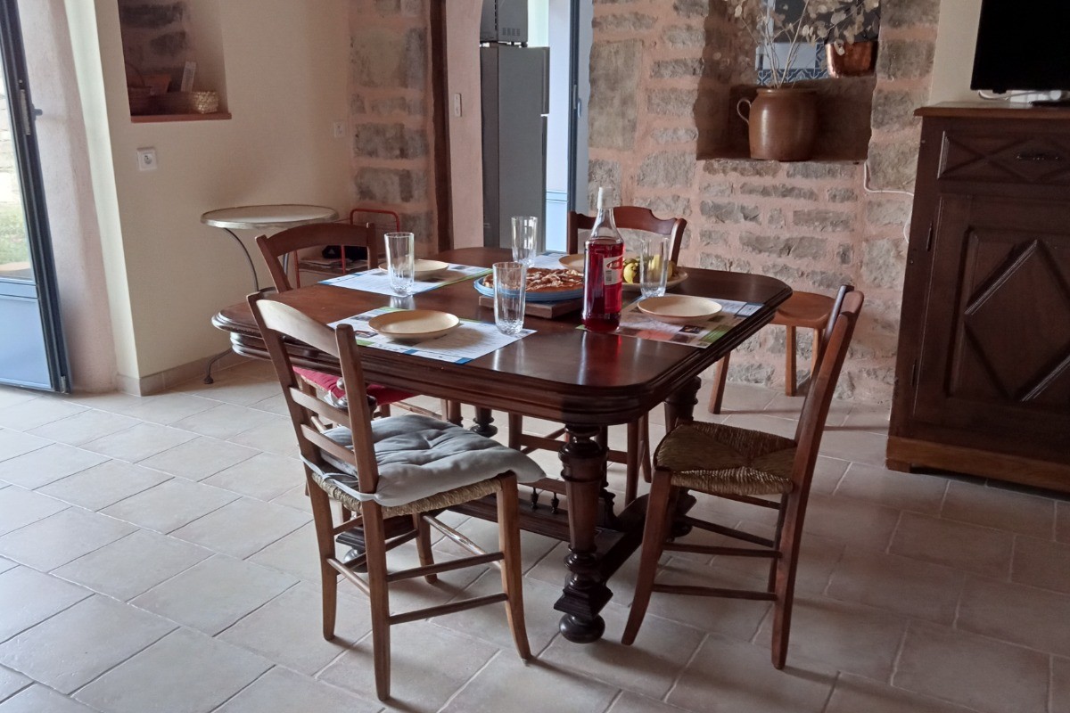 Dining room at the gîte les volets bleus