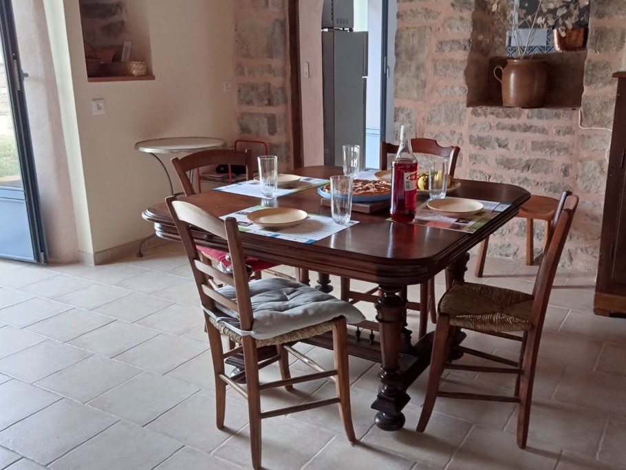Dining room at the gîte les volets bleus