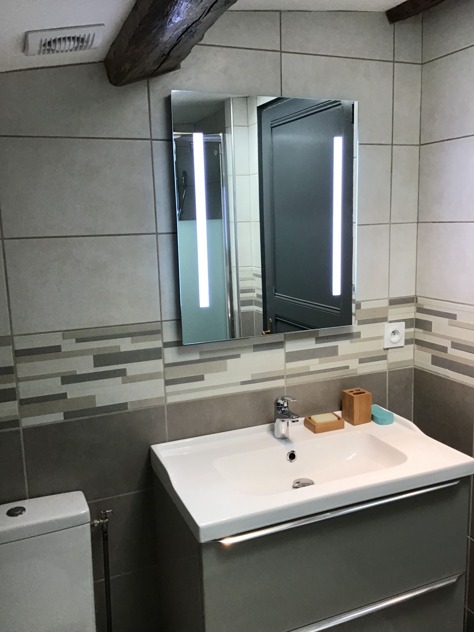 Salle d'eau avec WC