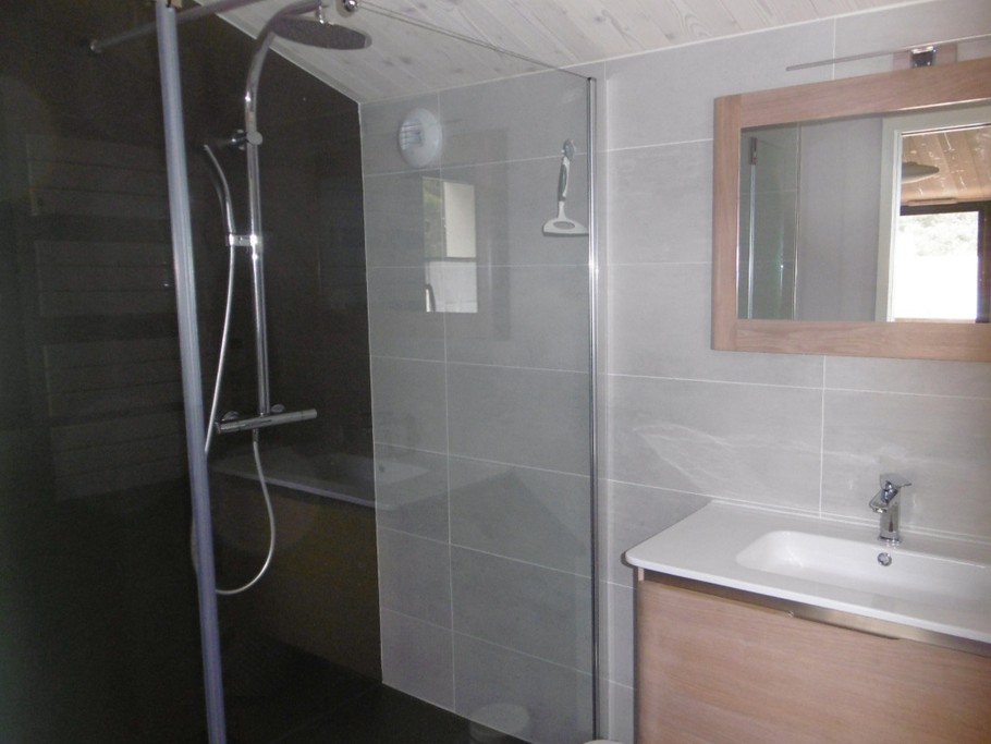 Salle d'eau douche à l'italienne - Étage