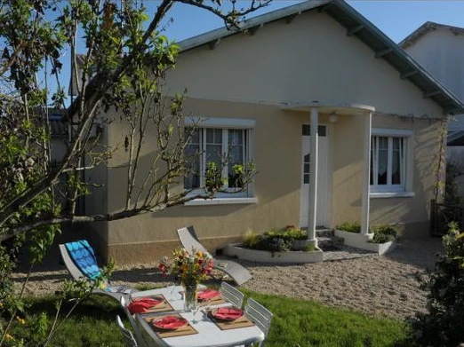 Villa Primerose for 4 people in La Rochelle with garden and free parking, Charente maritime