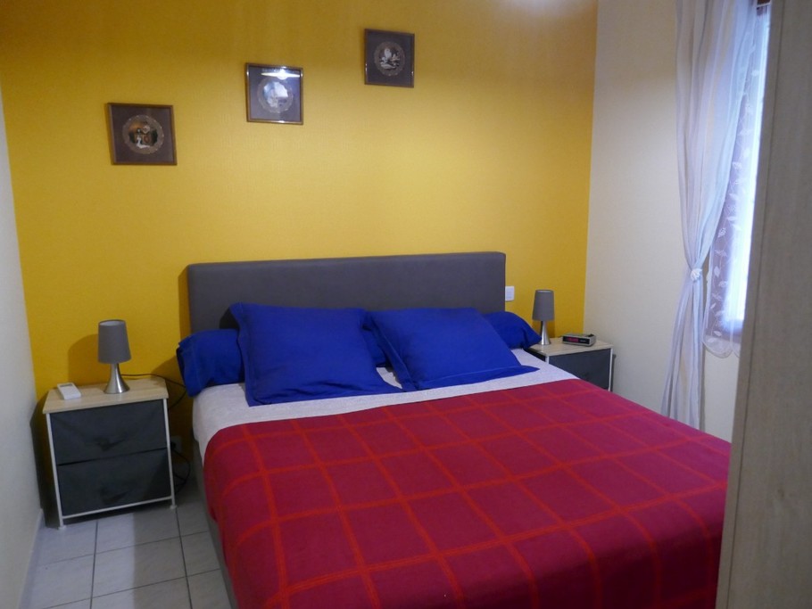 chambre 2 comprenant un lit en 160 x20
ou 2 lits de 80x 200 (divisible)